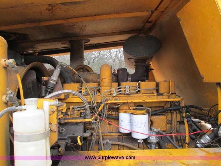 image for item F2822 1989 Case 1085B Cruz Air excavator