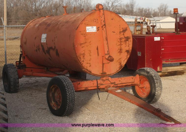 image for item F2847 1,000 gallon water tank on running gear