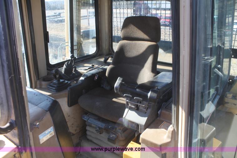 image for item F2849 1997 Caterpillar D6MLGP dozer