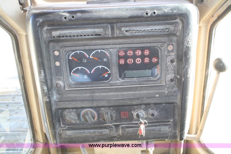 image for item F2849 1997 Caterpillar D6MLGP dozer