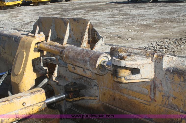 image for item F2849 1997 Caterpillar D6MLGP dozer