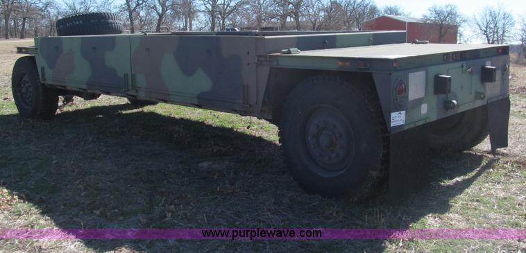 image for item F3033 2002 Hemat trailer