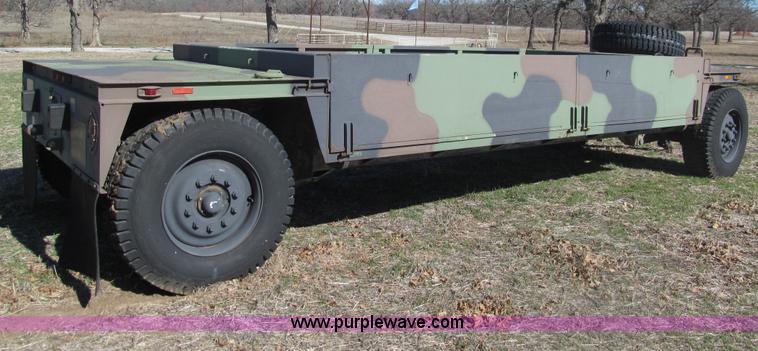 image for item F3033 2002 Hemat trailer