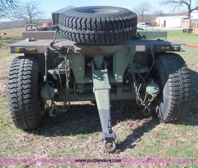 image for item F3033 2002 Hemat trailer