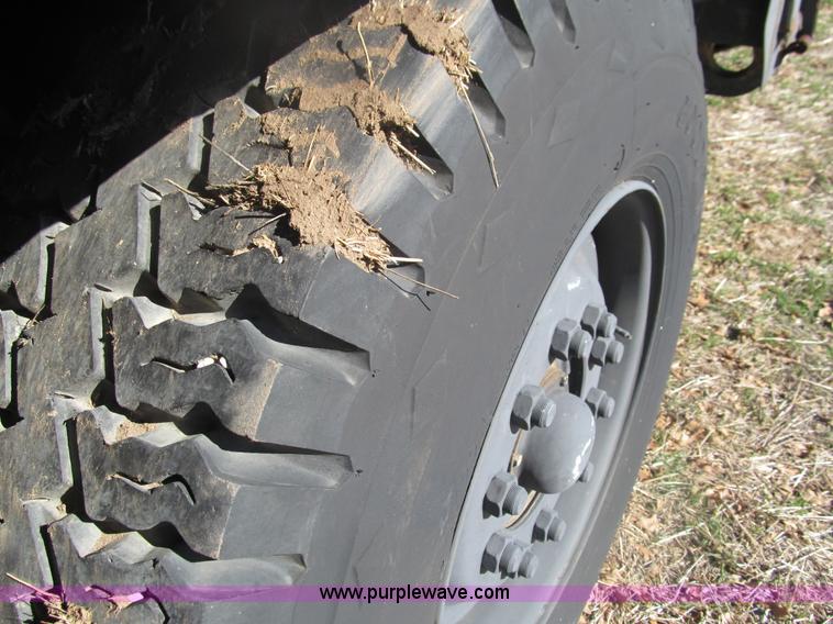 image for item F3033 2002 Hemat trailer