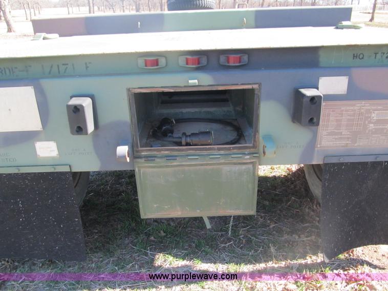 image for item F3033 2002 Hemat trailer