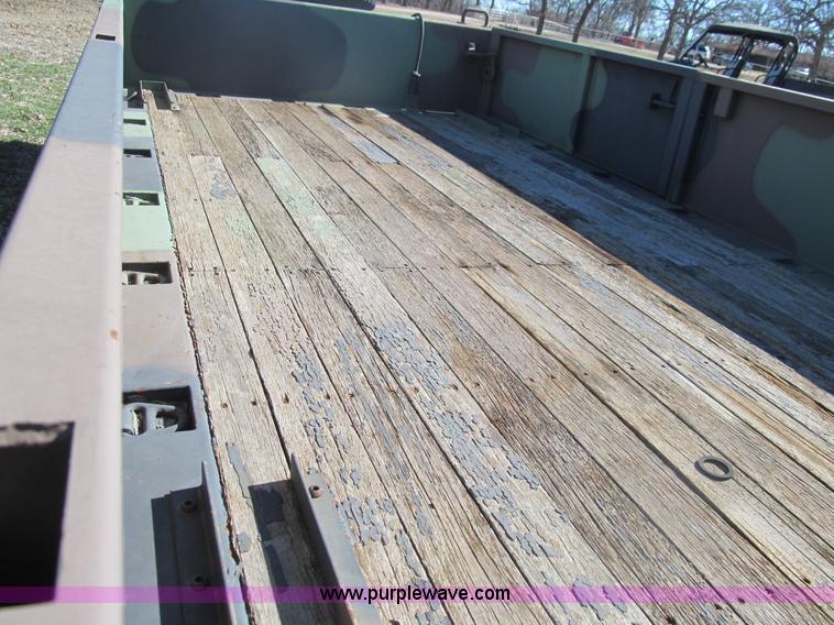 image for item F3033 2002 Hemat trailer