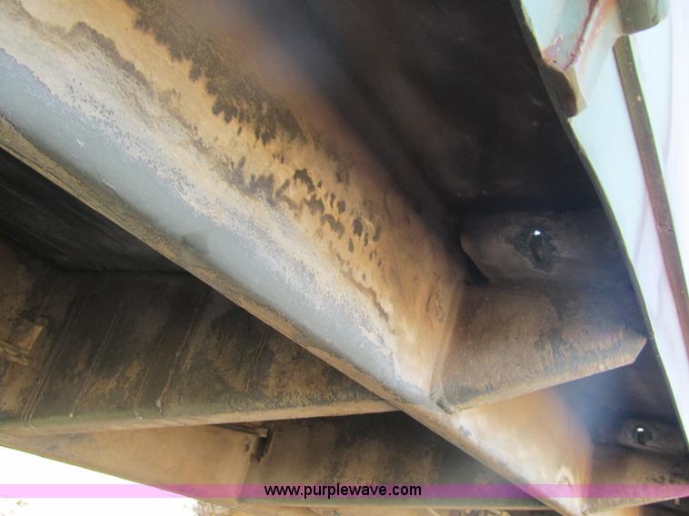 image for item F3033 2002 Hemat trailer