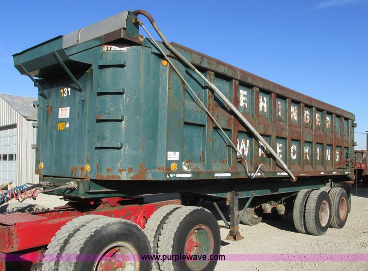 image for item F4133 1961 Steco SD2660 dump trailer