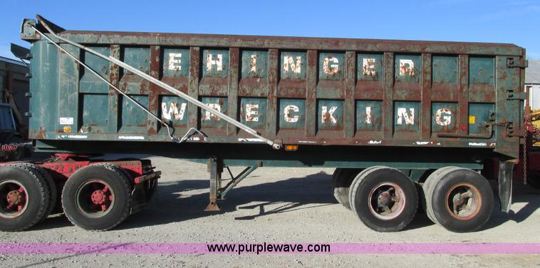 image for item F4133 1961 Steco SD2660 dump trailer