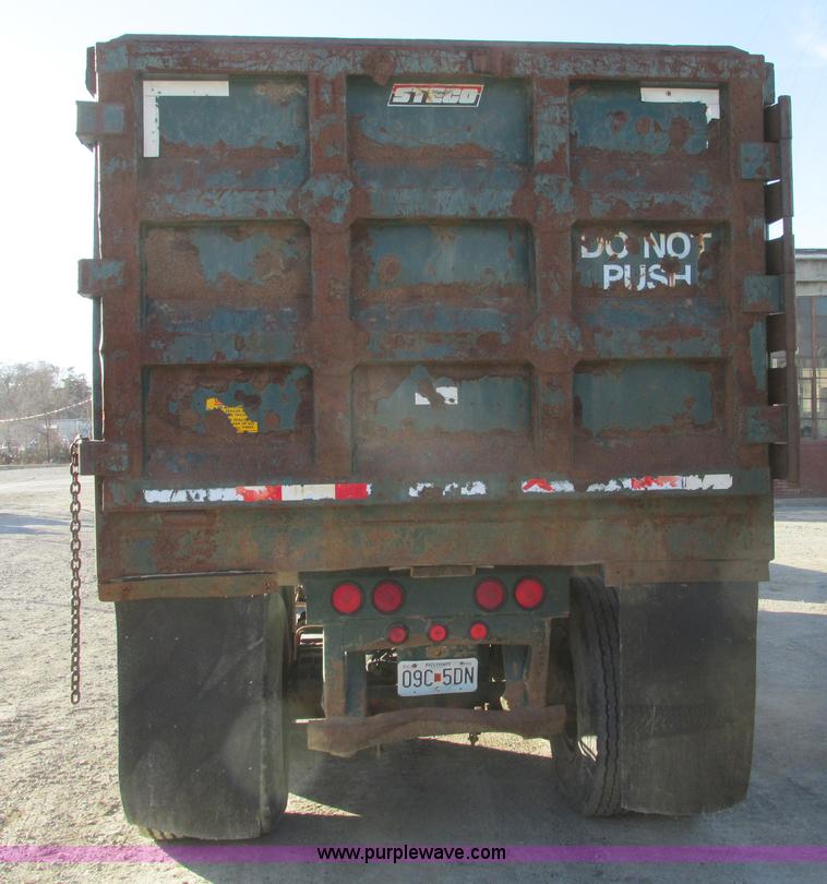 image for item F4133 1961 Steco SD2660 dump trailer