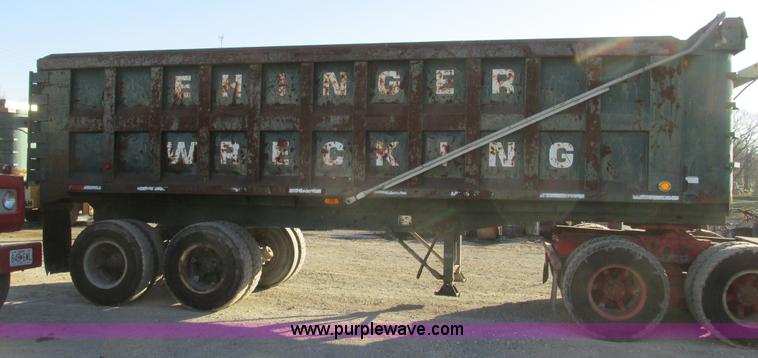 image for item F4133 1961 Steco SD2660 dump trailer