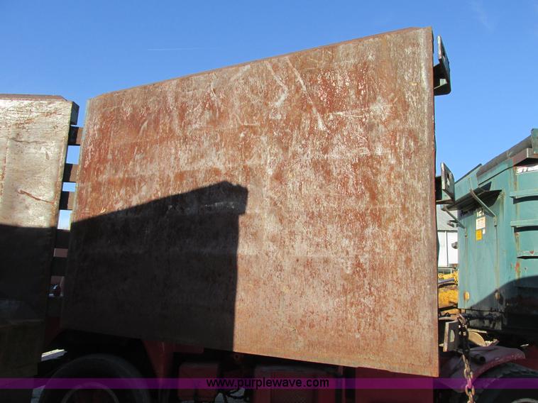 image for item F4133 1961 Steco SD2660 dump trailer