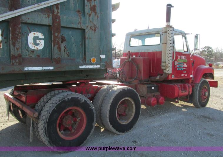image for item F4134 1981 International semi truck