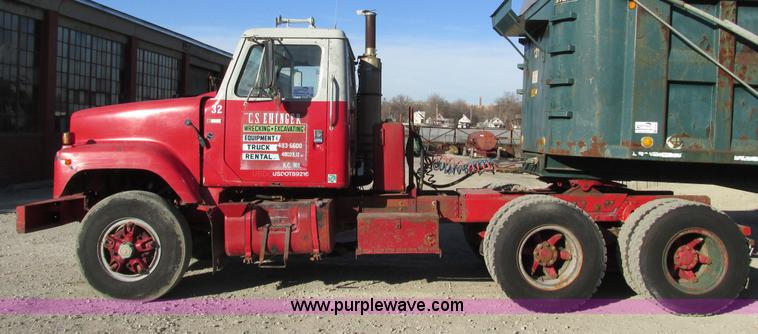 image for item F4134 1981 International semi truck