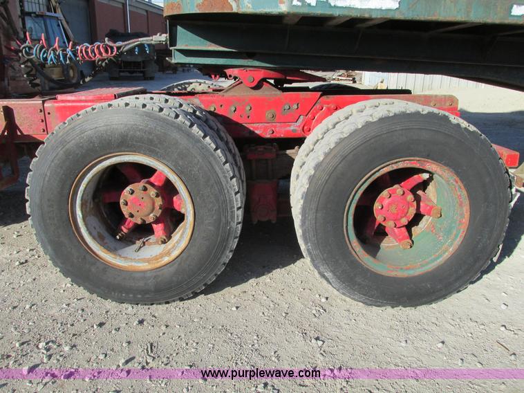 image for item F4134 1981 International semi truck