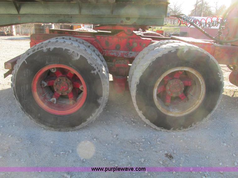 image for item F4134 1981 International semi truck