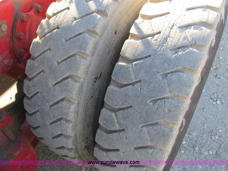 image for item F4134 1981 International semi truck