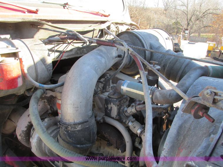 image for item F4134 1981 International semi truck