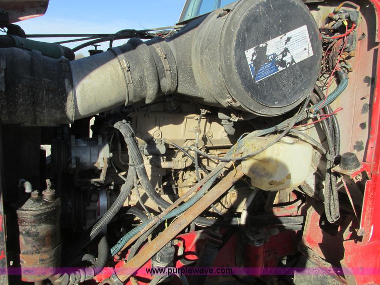 image for item F4134 1981 International semi truck