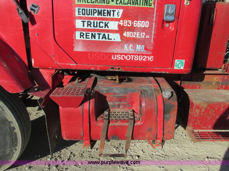 image for item F4134 1981 International semi truck