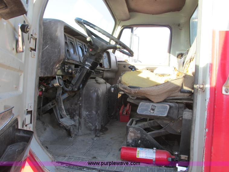image for item F4134 1981 International semi truck