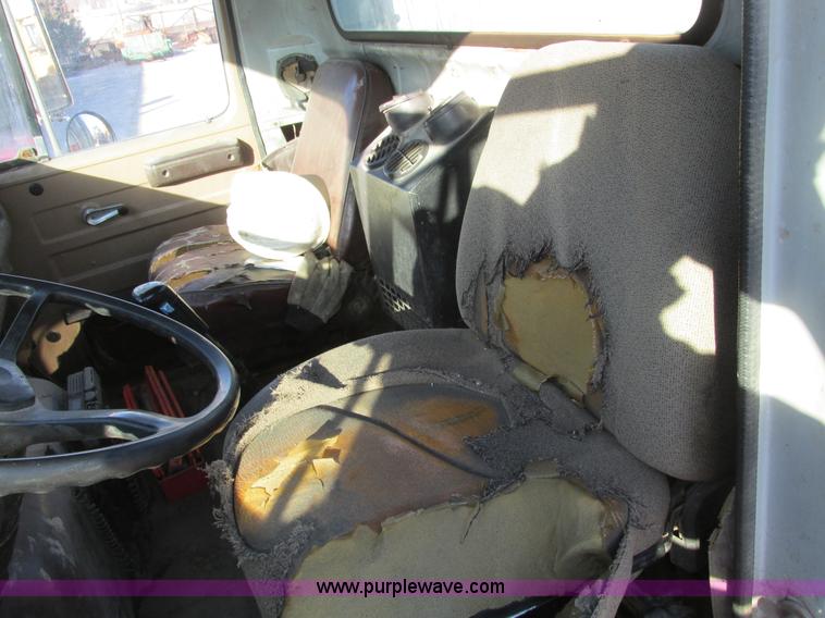 image for item F4134 1981 International semi truck