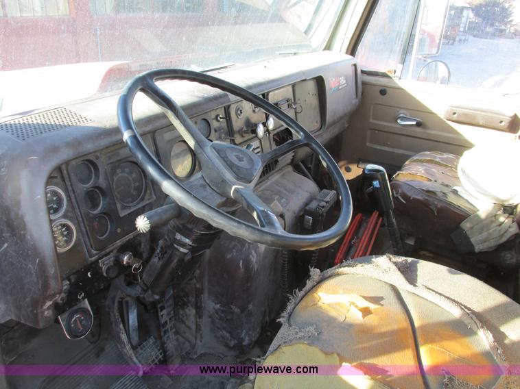 image for item F4134 1981 International semi truck