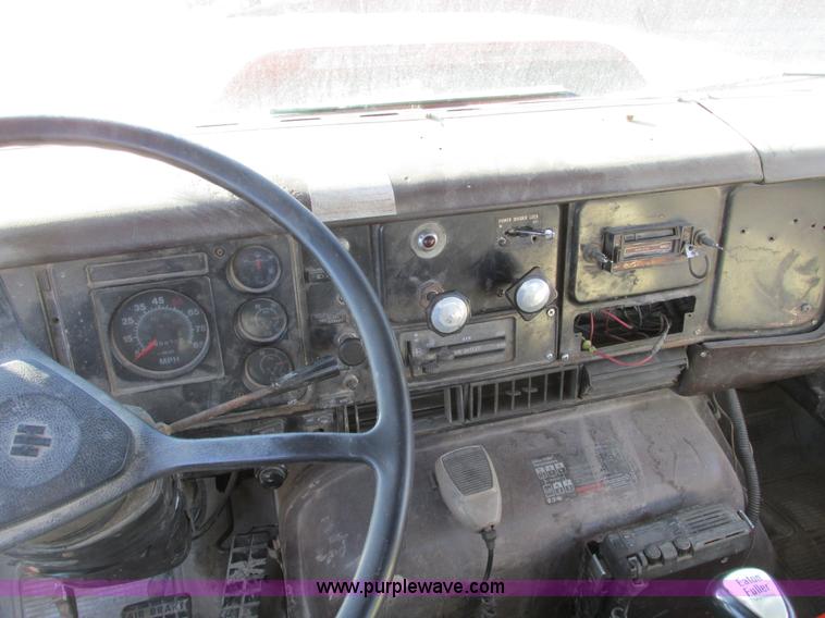 image for item F4134 1981 International semi truck