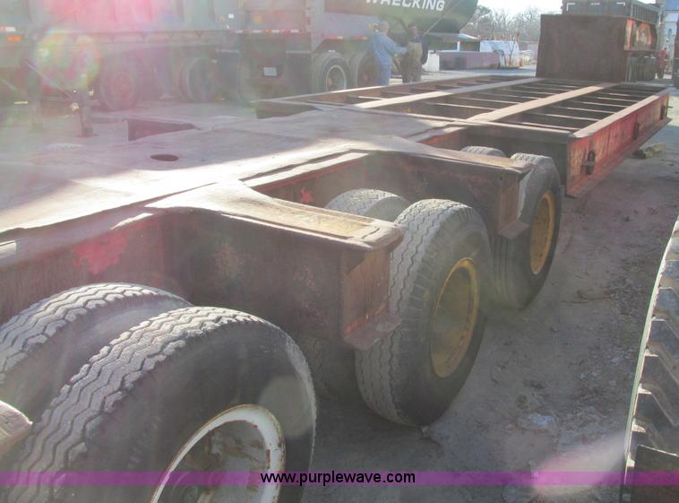 image for item F4136 1967 Hobbs triple axle 30' trailer