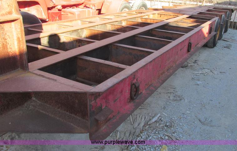 image for item F4136 1967 Hobbs triple axle 30' trailer