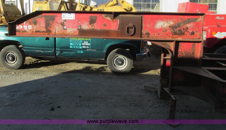 image for item F4136 1967 Hobbs triple axle 30' trailer