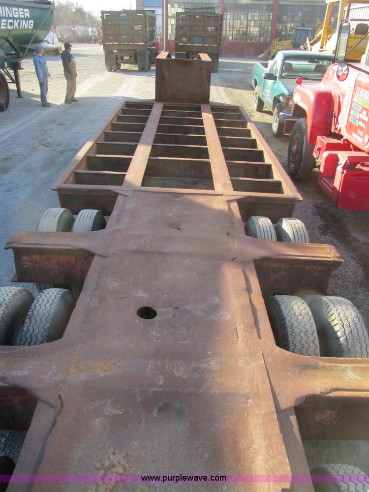 image for item F4136 1967 Hobbs triple axle 30' trailer