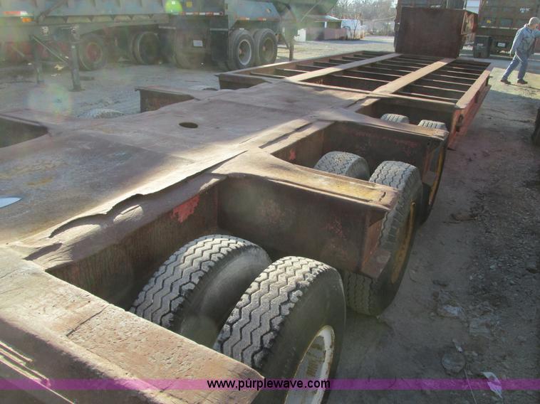 image for item F4136 1967 Hobbs triple axle 30' trailer