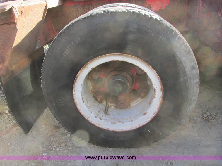 image for item F4136 1967 Hobbs triple axle 30' trailer