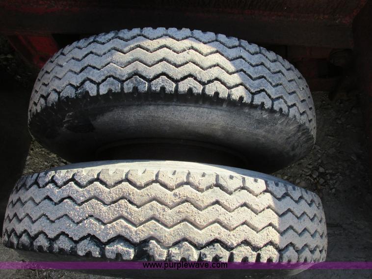 image for item F4136 1967 Hobbs triple axle 30' trailer