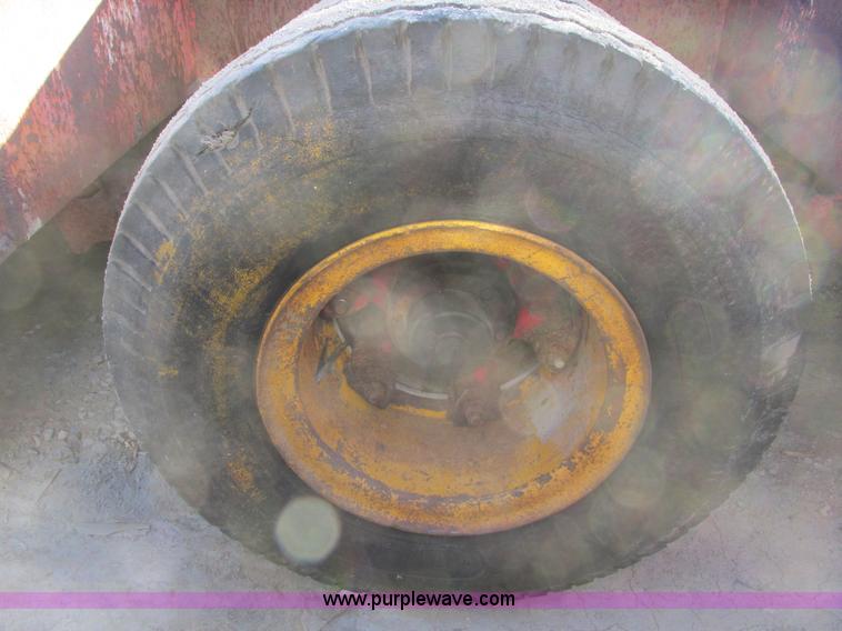 image for item F4136 1967 Hobbs triple axle 30' trailer