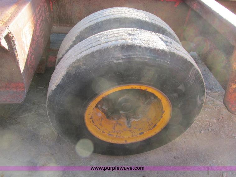 image for item F4136 1967 Hobbs triple axle 30' trailer