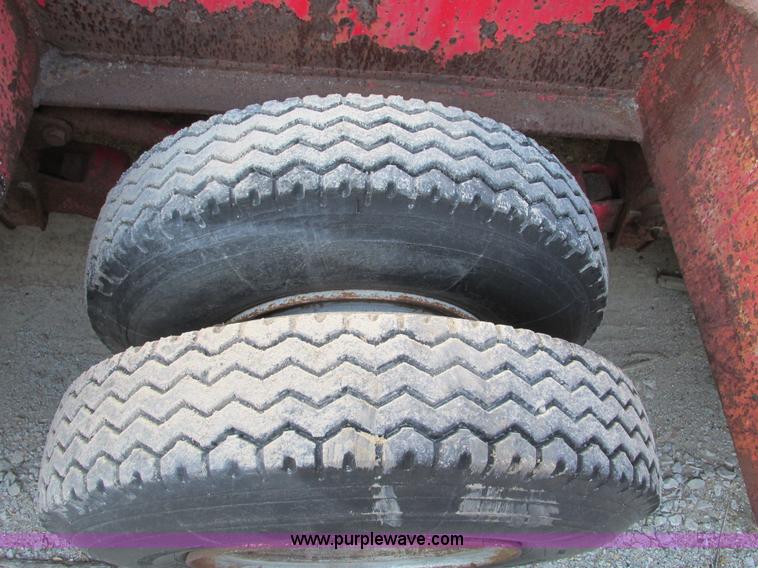 image for item F4136 1967 Hobbs triple axle 30' trailer