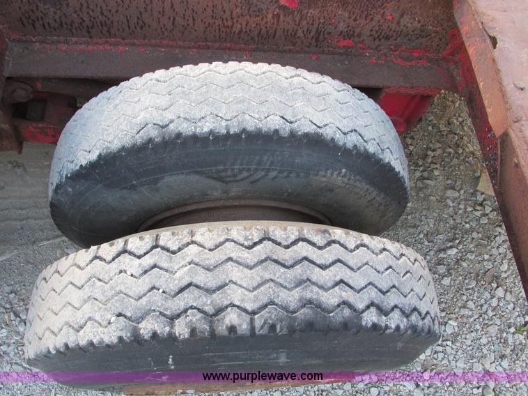 image for item F4136 1967 Hobbs triple axle 30' trailer