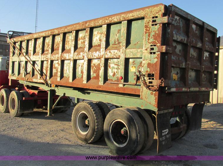 image for item F4140 1961 Steco SD2660 26' dump trailer