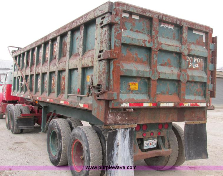 image for item F4141 1961 Steco SD2660 dump trailer