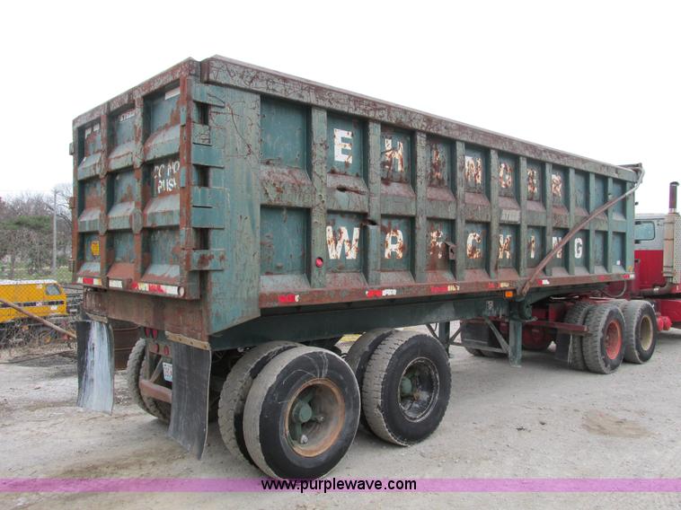 image for item F4141 1961 Steco SD2660 dump trailer