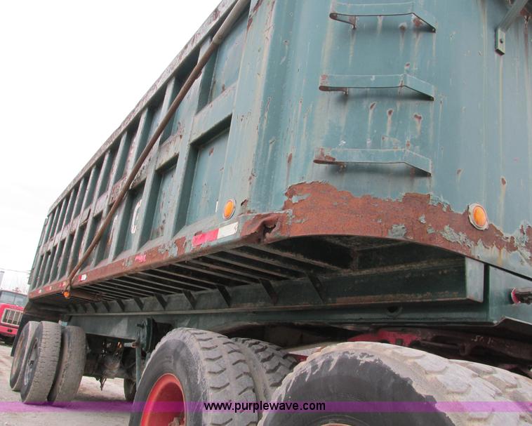image for item F4141 1961 Steco SD2660 dump trailer