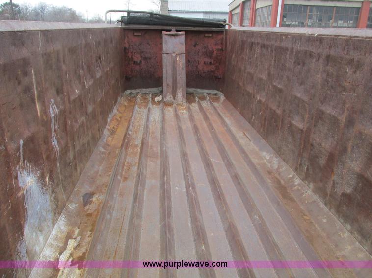 image for item F4141 1961 Steco SD2660 dump trailer