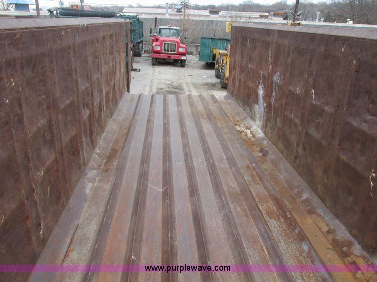 image for item F4141 1961 Steco SD2660 dump trailer