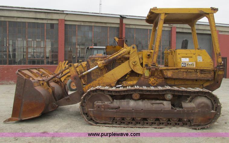 image for item F4142 1973 Caterpillar 977L track loader
