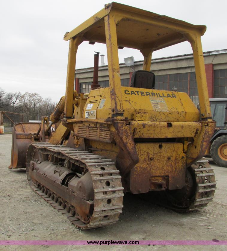image for item F4142 1973 Caterpillar 977L track loader