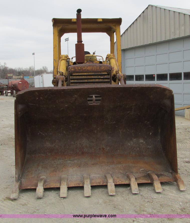image for item F4142 1973 Caterpillar 977L track loader