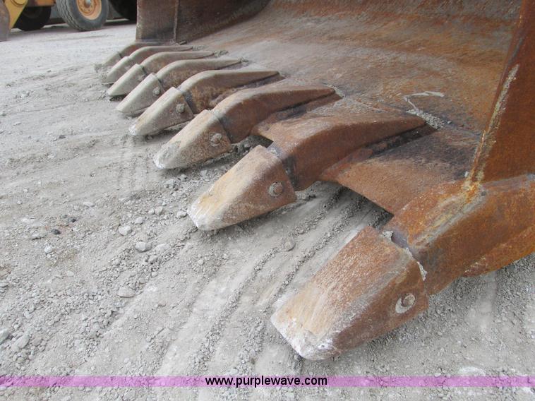 image for item F4142 1973 Caterpillar 977L track loader